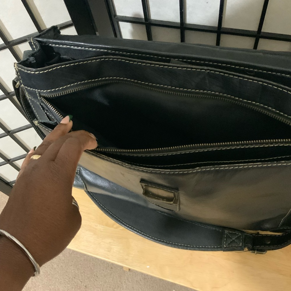 Vintage WILSON Genuine Leather Men’s Briefcase In Black. - Picture 5 of 11